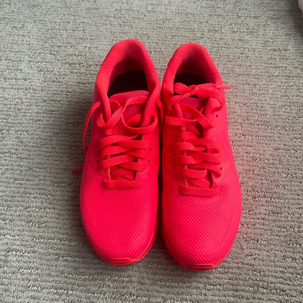AirMax 90 Hyperfuse Solar Reds